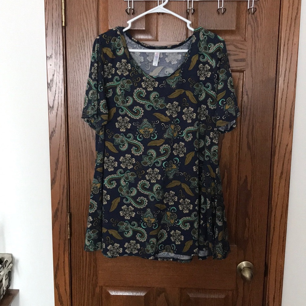LuLaRoe Perfect Tee XL